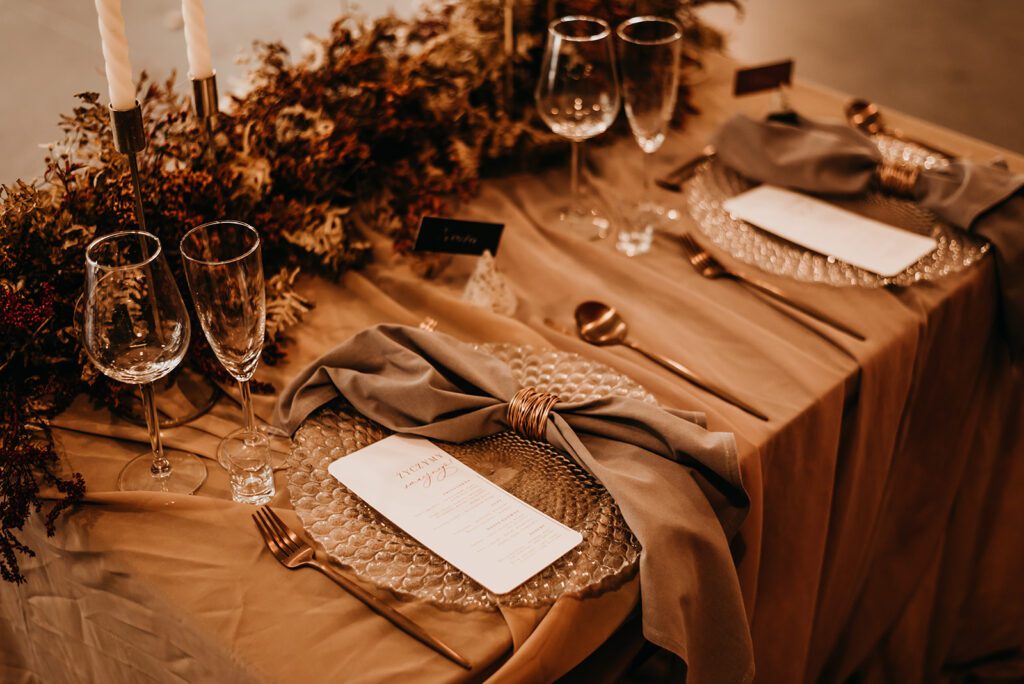 Od czego zależy cena zaproszeń ślubnych? Nowoczesne menu Stella